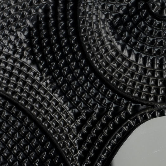 Miroir en résine audacieux