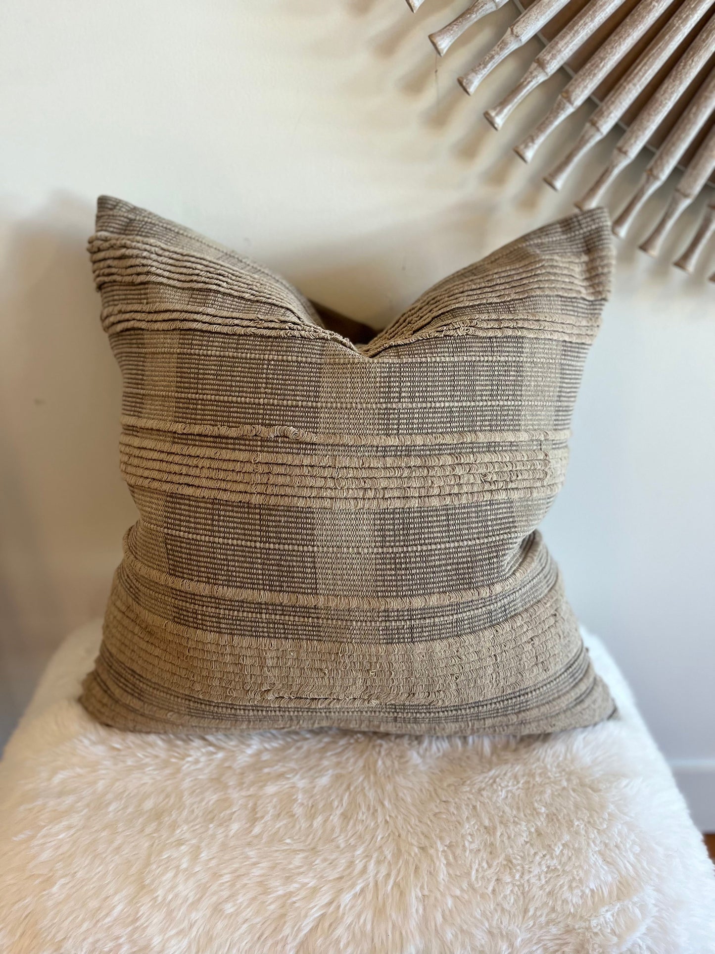 Coussin à rayures en fil