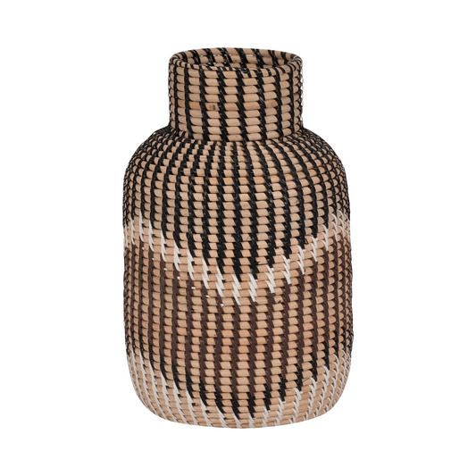 Vase en rotin tressé