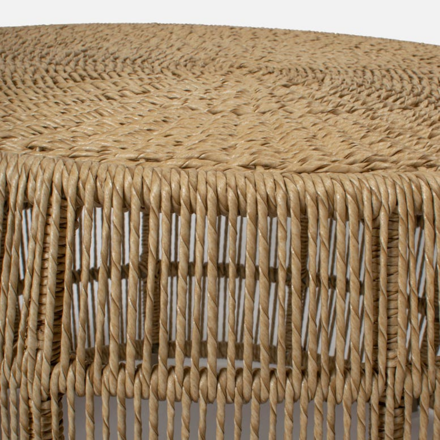 Table basse d'extérieur en faux osier